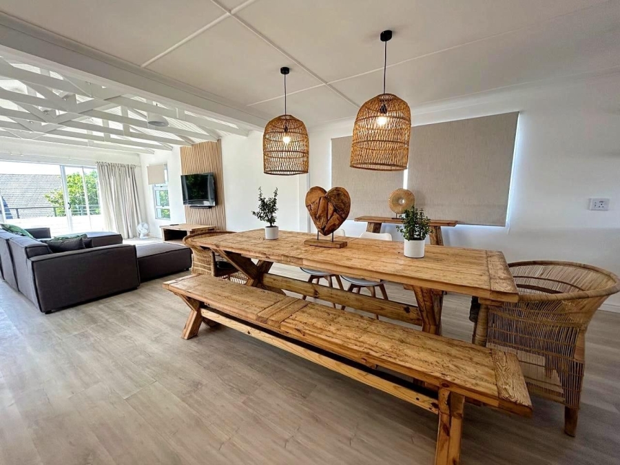  Bedroom Property for Sale in Wavecrest Eastern Cape